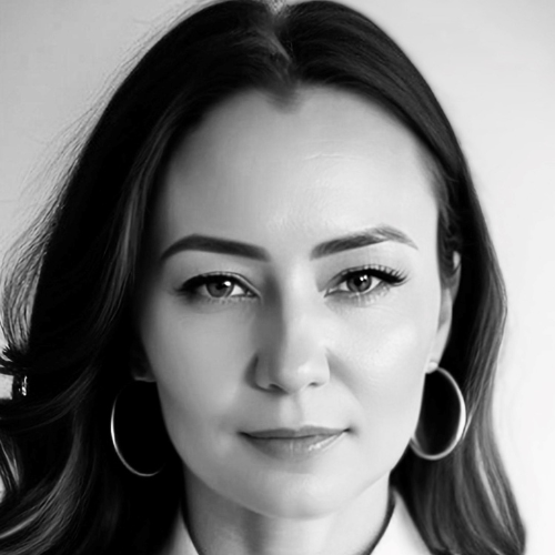 Headshot of Ania Czech